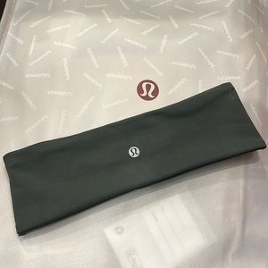 Sold out color:  Lululemon thick head band.